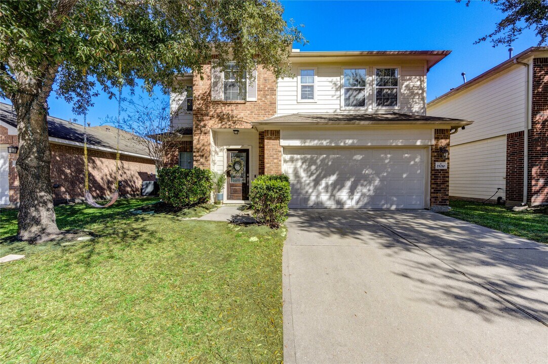 25210 Hazel Ranch Dr in Katy, TX - Building Photo