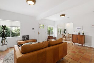 227 N Avenue 50 in Los Angeles, CA - Building Photo
