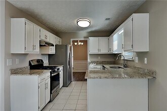 5796 Shoal Creek Dr in Douglasville, GA - Building Photo - Building Photo