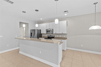 8302 Riverdale Ln in Davenport, FL - Building Photo - Building Photo