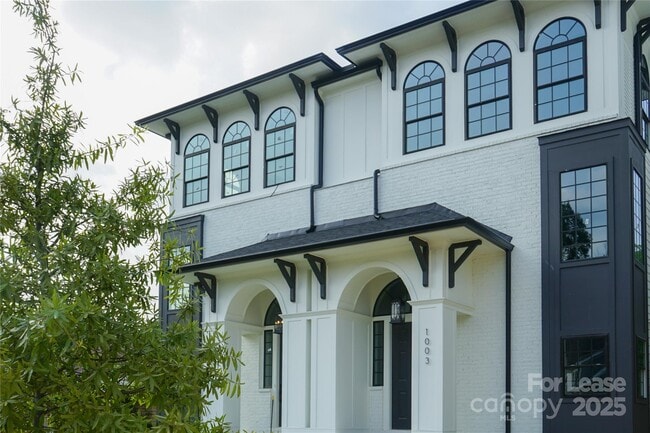 property at 1003 Parkwood Ave