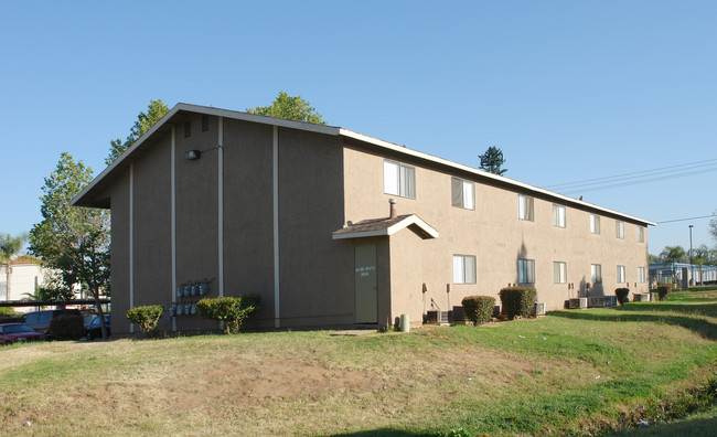 Segovia Apartments in Moreno Valley, CA - Building Photo - Building Photo