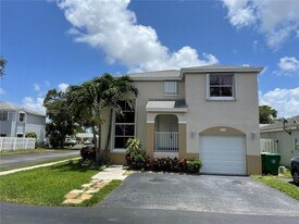 7030 SW 41st Pl in Davie, FL - Building Photo
