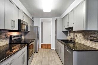 12700 Lake Ave in Cleveland, OH - Foto de edificio - Building Photo