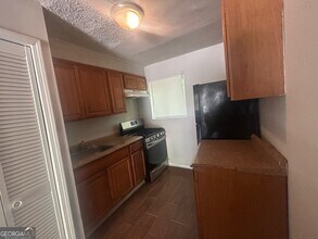 512 Lindsay St NW in Atlanta, GA - Building Photo - Building Photo