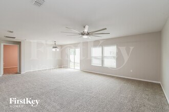 1958 Tyson Lake Dr in Jacksonville, FL - Foto de edificio - Building Photo