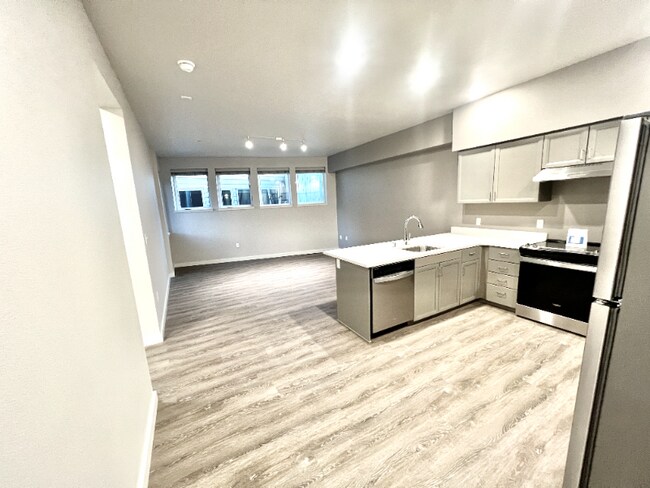 2330 Yakima Ct in Tacoma, WA - Building Photo - Building Photo