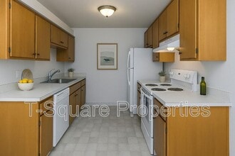 5804 Hwy Pl in Everett, WA - Foto de edificio - Building Photo