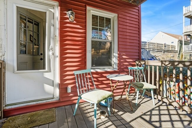 171 Brooks St in Boston, MA - Building Photo - Building Photo