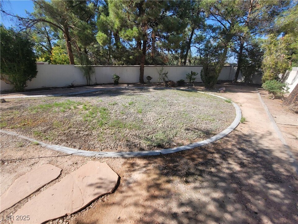 1876 Stablegate Ave in Henderson, NV - Building Photo