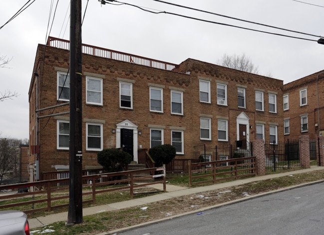 28 Galveston Pl SW in Washington, DC - Foto de edificio - Building Photo