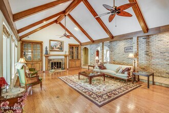 304 Kings Rd in Lafayette, LA - Building Photo - Building Photo
