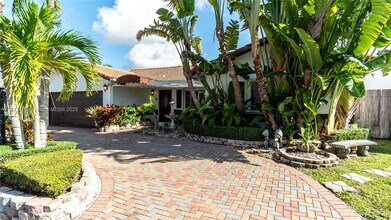 14541 SW 103rd St in Miami, FL - Building Photo - Building Photo