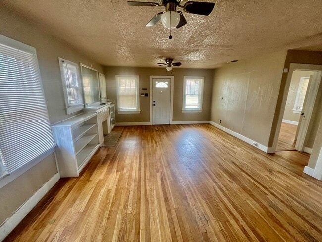 2121 17th St in Lubbock, TX - Building Photo - Building Photo