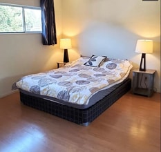 6901 Sunkist Dr, Unit Downstairs in Oakland, CA - Building Photo - Building Photo