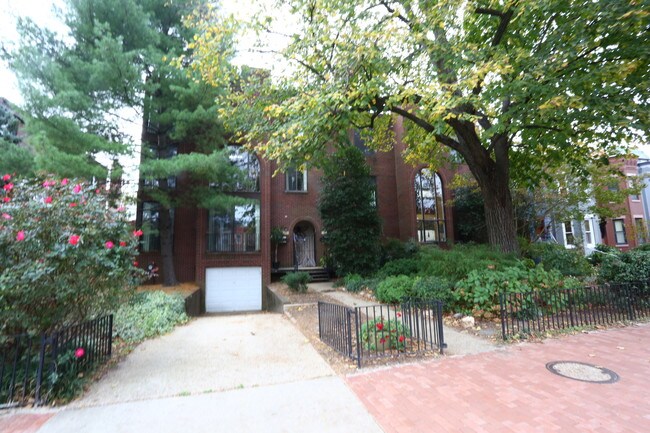 1023-1025 S Carolina Ave SE in Washington, DC - Building Photo - Building Photo