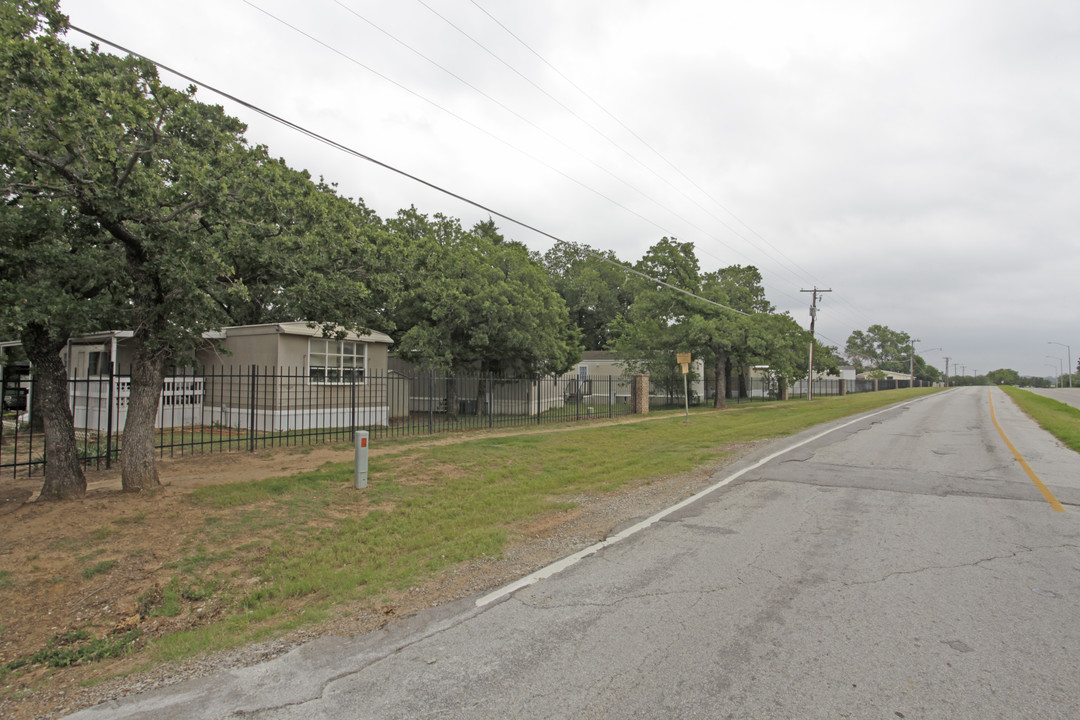 Leisure Living MHP in Fort Worth, TX - Building Photo