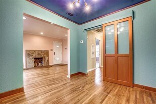 8810 Daytonia Ave in Dallas, TX - Building Photo