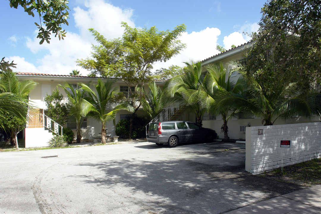 61 Edgewater Dr in Coral Gables, FL - Building Photo