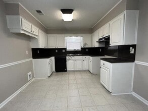 9 Collins Ct in Jacksonville, AR - Building Photo - Building Photo