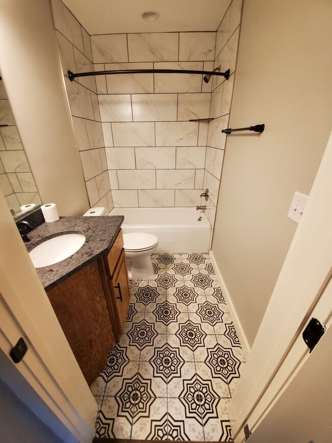 115 W Drake Ave in Auburn, AL - Building Photo - Building Photo