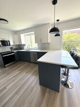 715 Merlin Dr in Schaumburg, IL - Foto de edificio - Building Photo