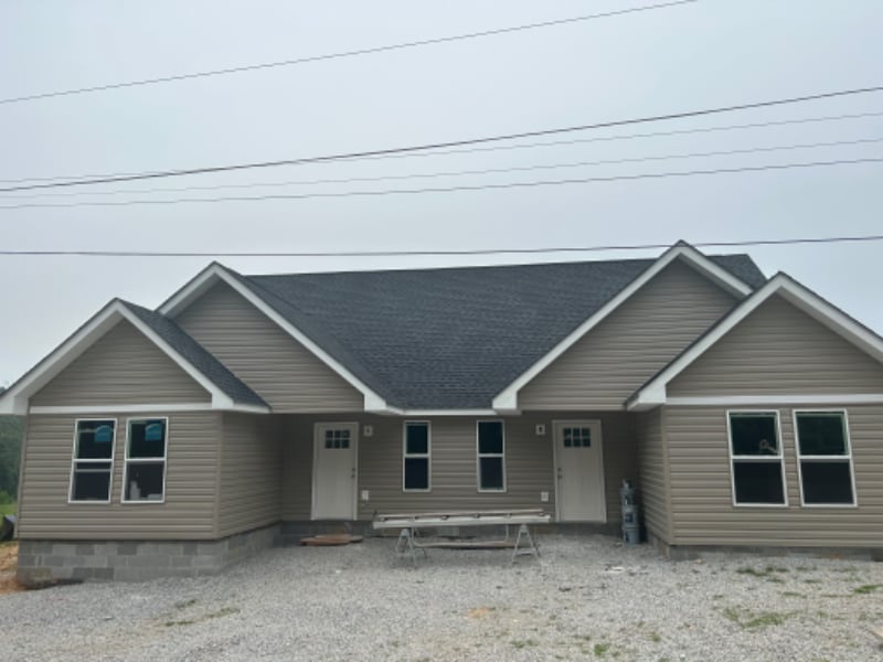 100 Woodmont Ln in Kingston, TN - Building Photo