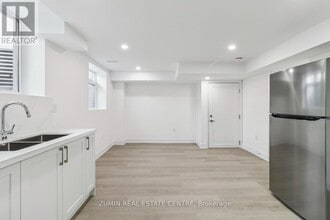 151 Coldwell Bay Cir in Vaughan, ON - Building Photo - Building Photo