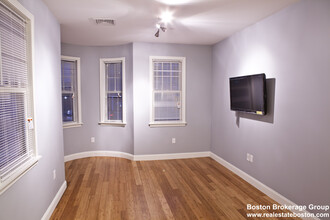 195 W 3rd St, Unit 4 in Boston, MA - Building Photo - Building Photo