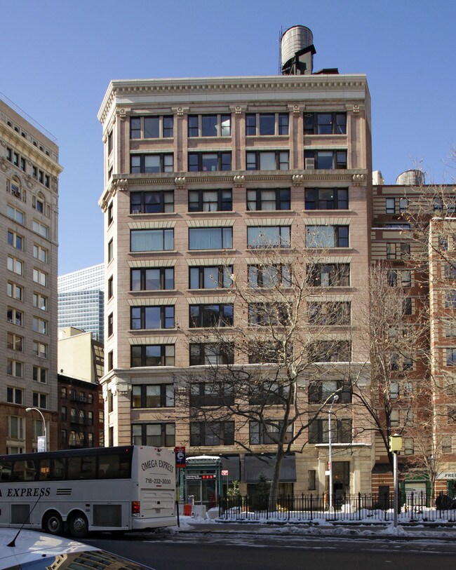139 Chambers St in New York, NY - Building Photo - Building Photo