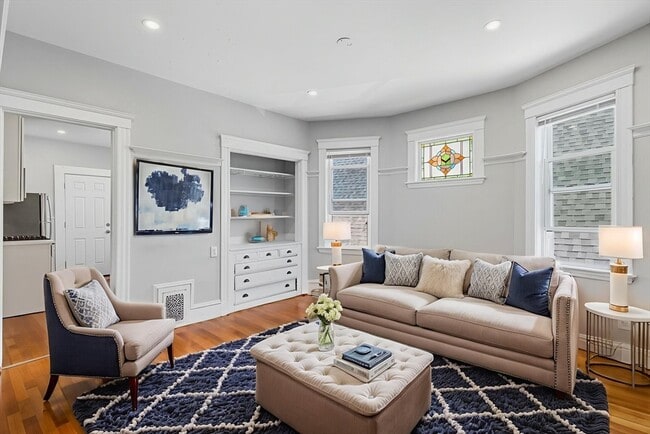 property at 39 Edison Green