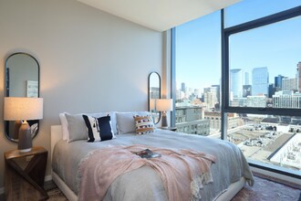 911 W Washington Blvd in Chicago, IL - Building Photo - Building Photo