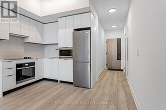 1007 The Queensway in Toronto, ON - Building Photo - Building Photo