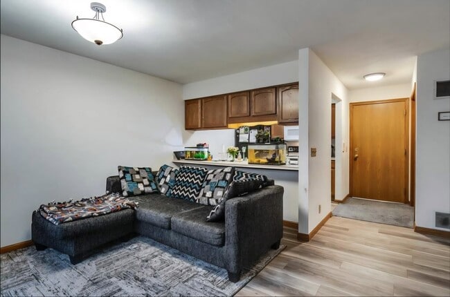 1121 Stonewood Xing, Unit #3 in Sun Prairie, WI - Building Photo - Building Photo