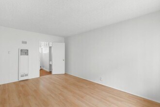 1641 Westgate Avenue, in Los Angeles, CA - Foto de edificio - Interior Photo