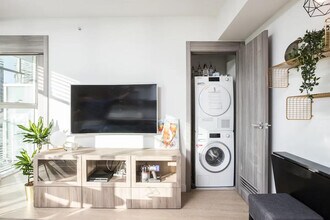 89 Nelson St. in Vancouver, BC - Building Photo - Building Photo