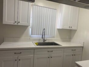 626 E Chevy Chase Dr, Unit 01 in Glendale, CA - Building Photo - Building Photo