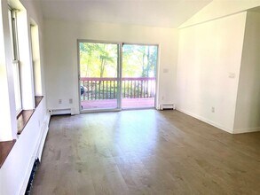 1297 E Main St-Unit -6 in Shrub Oak, NY - Building Photo - Building Photo