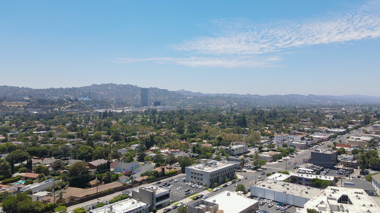 222 N Rose St, Unit 205 in Burbank, CA - Foto de edificio