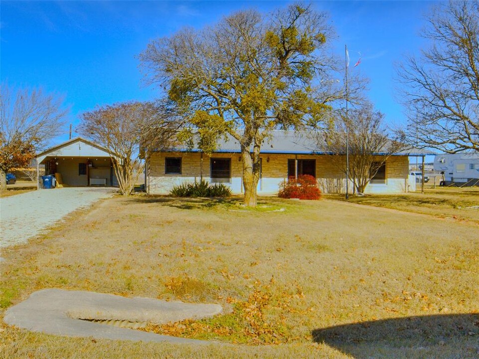 105 Double Creek Spur in Jarrell, TX - Building Photo