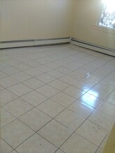 92 Holly St in Carteret, NJ - Building Photo - Building Photo