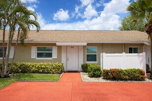 18765 Candlewick Dr in Boca Raton, FL - Building Photo