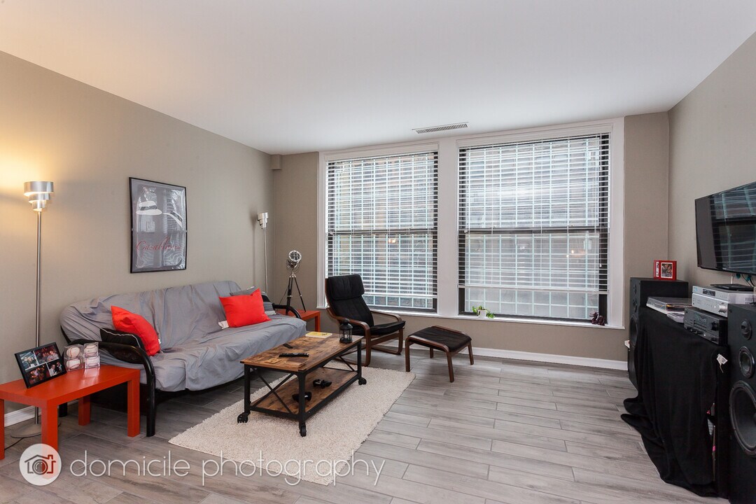 431 S Dearborn St, Unit 707 in Chicago, IL - Building Photo