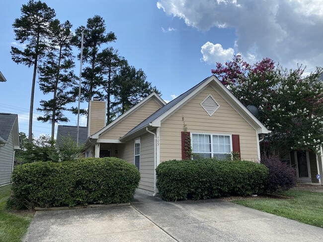 409 Devlin Pl in Durham, NC - Building Photo - Building Photo