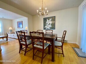 12 Lakewood Dr in Saratoga Springs, NY - Building Photo - Building Photo