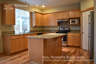 14701 Meridian Dr SE in Lynnwood, WA - Foto de edificio - Building Photo