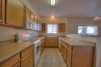 2012 Tierra Del Oso Pl NW in Albuquerque, NM - Building Photo - Building Photo