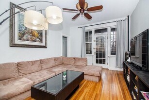 25 Mount Hood Rd, Unit 4 in Boston, MA - Building Photo