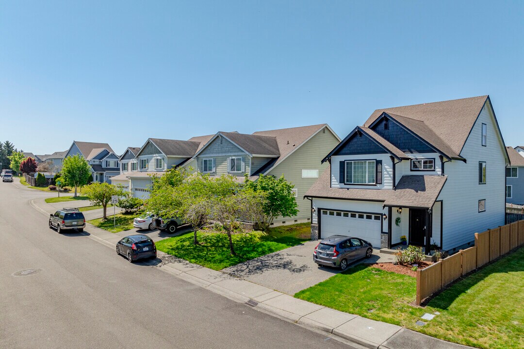 187TH STREET E in Puyallup, WA - Building Photo