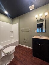 350 Jefferson St, Unit 1 in Rochester, PA - Foto de edificio - Building Photo